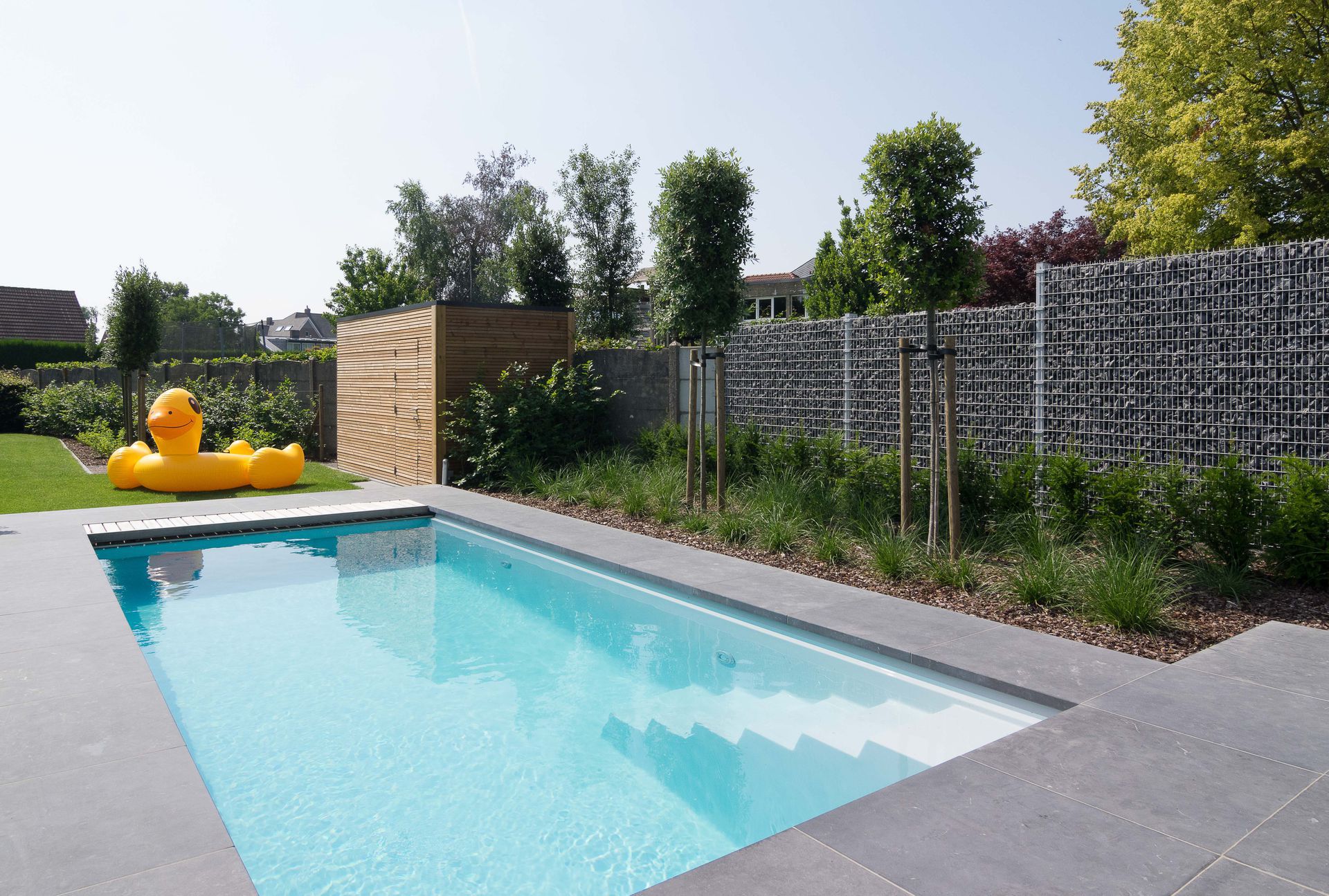 Fertigpool Die Kosten Was kostet es einen Pool zu bauen?